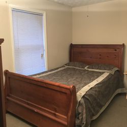 Queen Size Sleigh Bed With Mattress And Dresser With mirror 