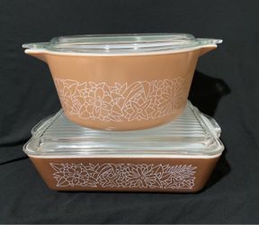 Vintage Pyrex Woodland Casserole Bowls With Lids