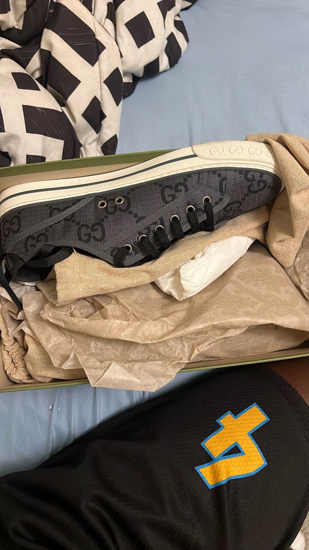 Gucci ,size 10 , Black And Grey