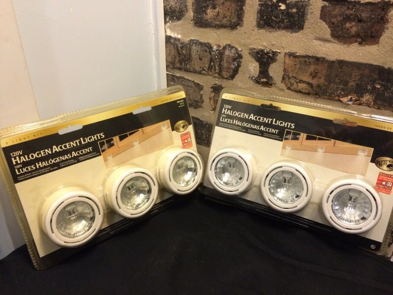 *REDUCED* Hampton bay 120v halogen accent lights white model 148652