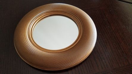 SMALL ROUND MIRROR