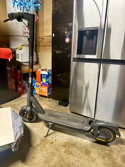 Segway Ninebot Max G2 Electric Scooter – Good Condition