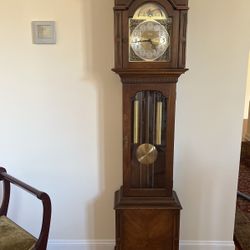 Grandmother Clock -Trend