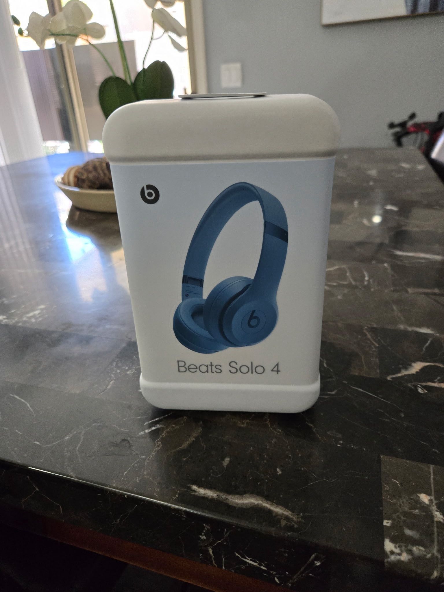 Beats solo 4