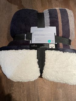 Cuddl Duds Throw Blanket 