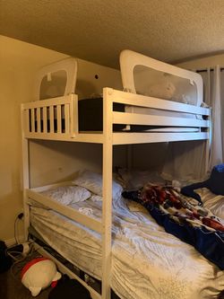 Max and Lily full size loft bed