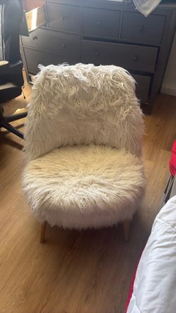White faux chair wooden legs