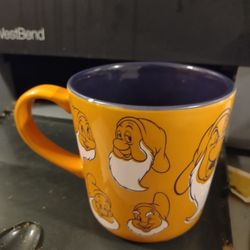 Disney's The Seven Dwarfs Coffee Mug. 