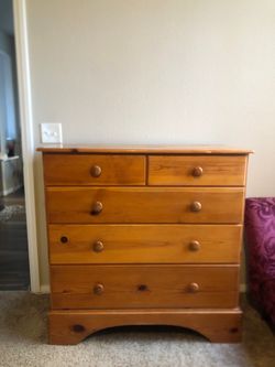 Wooden 5 Drawer Dresser