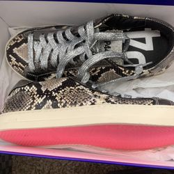 P448 Woman’s Shoes