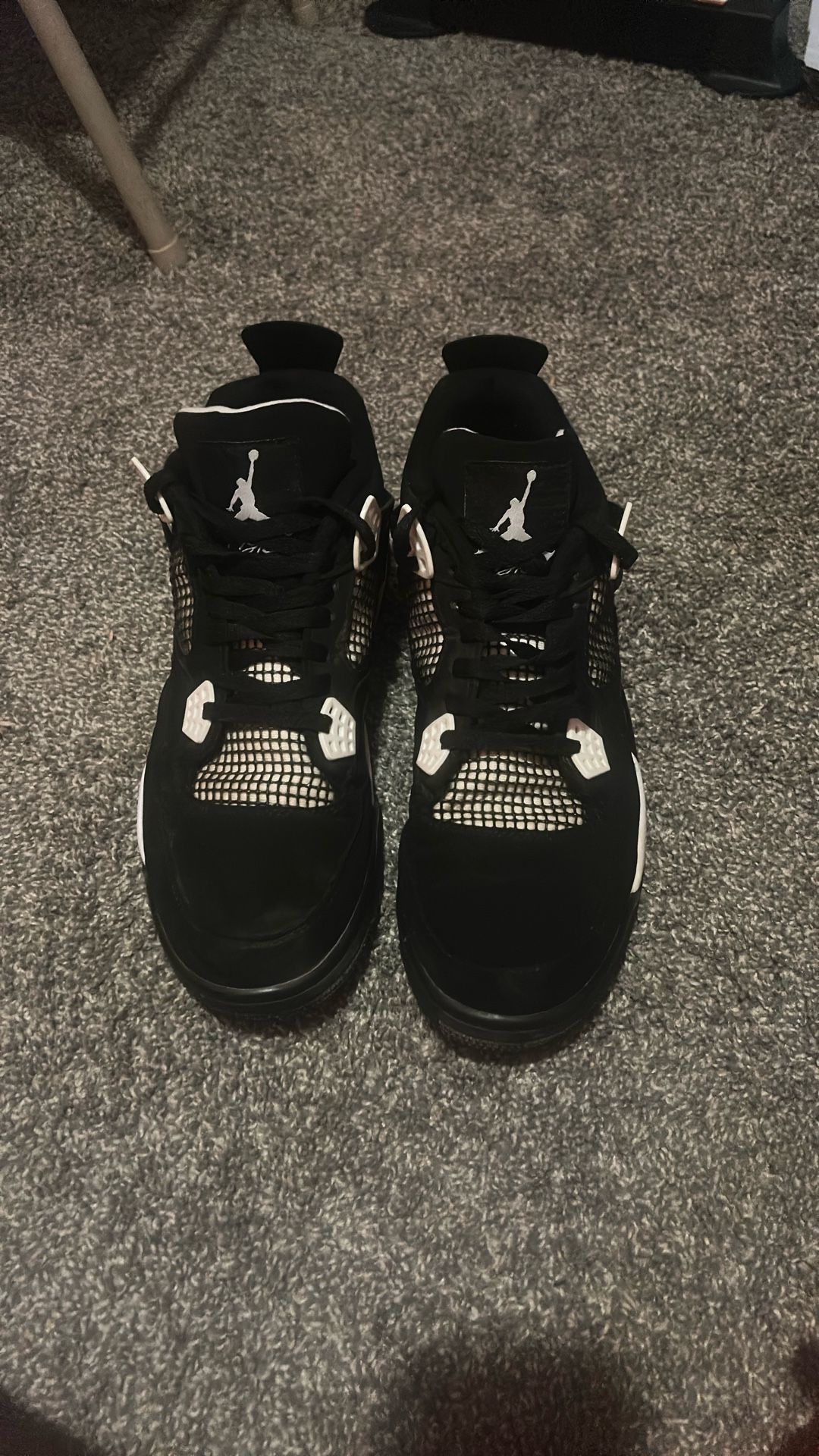 Jordan 4 White Thunders
