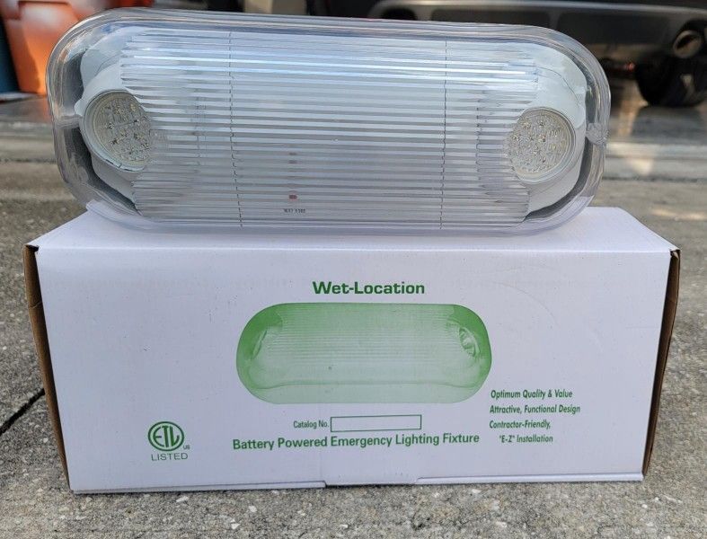 Emergency Light(2 Items) for Sale in Cypress Gardens, FL - OfferUp