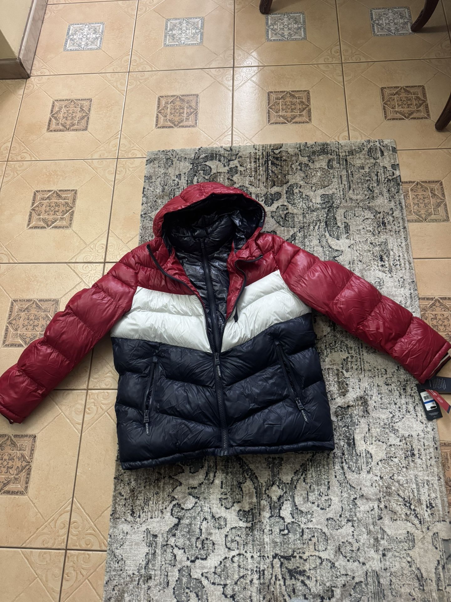 Tommy Hilfiger XL Puffer Jacket New With Tags