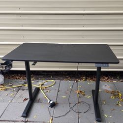 MOBILE SIT/STAND DESK