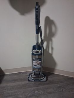 Shark Lift Away xl vacuum cleaner