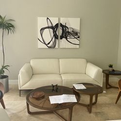 Premium Leather Couch – High Quality, Like New