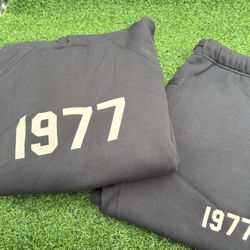 New Essentials Fear Of God “Iron 1977” Set Size Medium