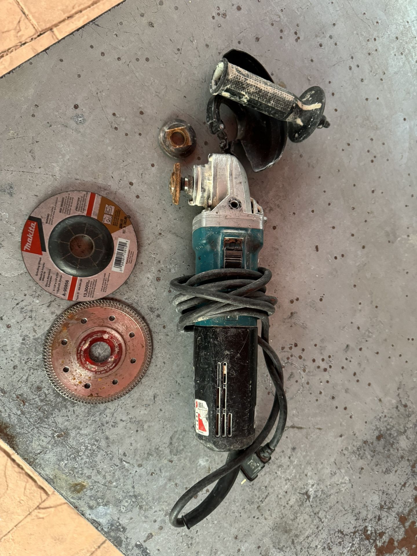 Makita Variable Speeds Grainer