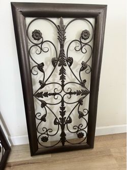 Floral scroll wall decor