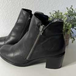 9.5 Diba Boots Womens Black Pebbled Leather Ankle Zip Heel Fall Winter Shoes