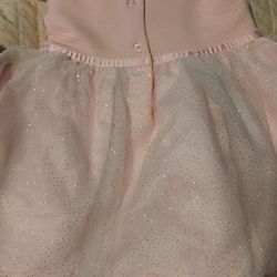 Vestido para Niña Nuevo en buena condición size 18 meses  color rosa