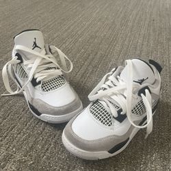 Jordan 4s