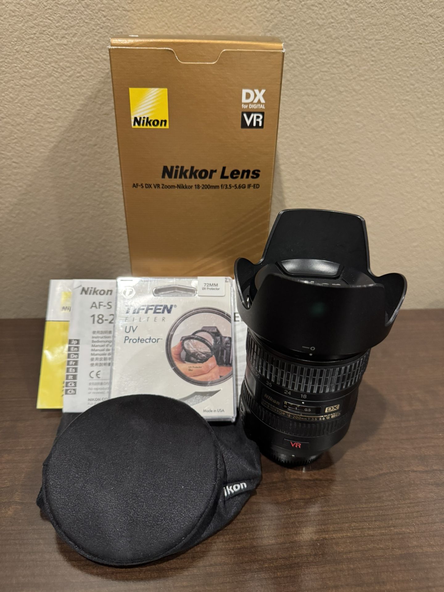 Nikon Nikkor 18-200 VR Lens