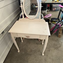 Girls Vanity 