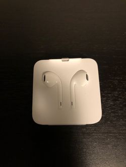 Apple earphones