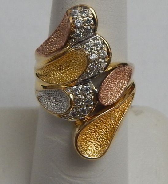 14KT TRI COLOR GOLD WOMENS RING WITH DIAMONDS SZ-6.5 8.5G MINT