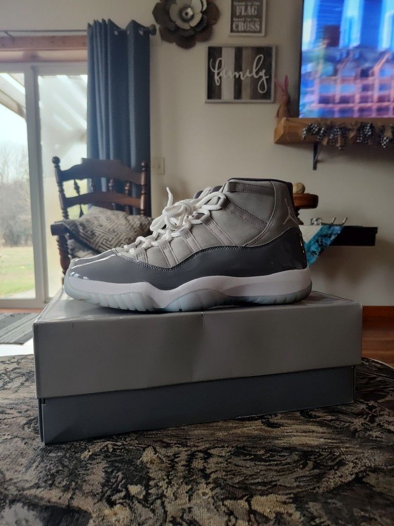 Air Jordan 11 Cool Grey Size 12