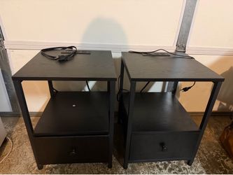 Set of 2 Nighstands