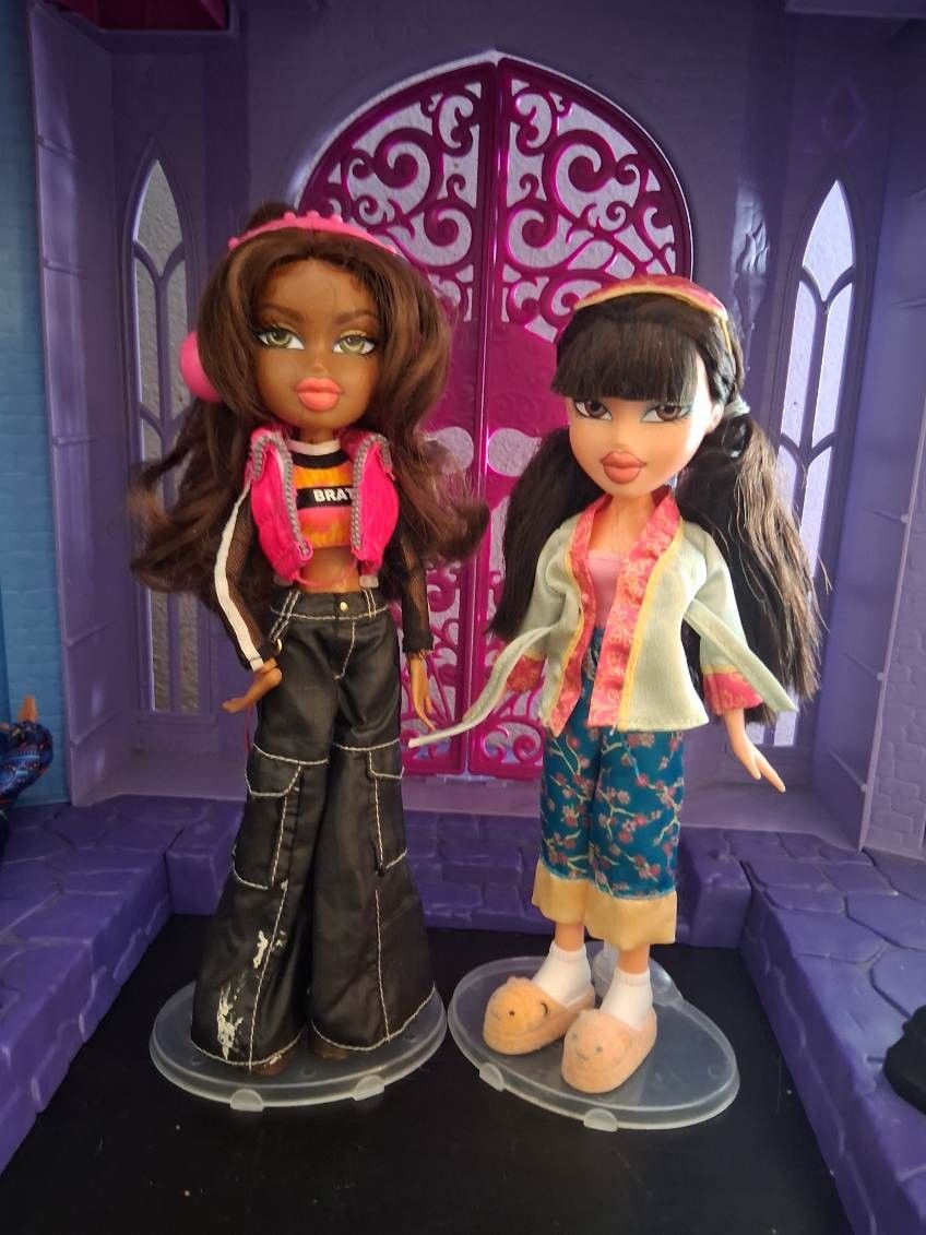 2 Bratz Dolls