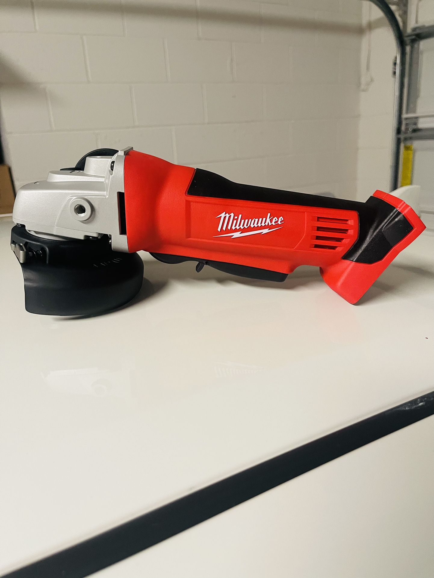 M18 18V Lithium-Ion Cordless 4-1/2 in. Cut-Off/Grinder (Tool-Only)