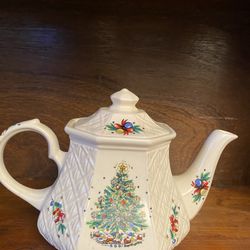 Ceramic Christmas Tea Pot