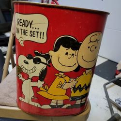Snoopy Vintage Trash Can 