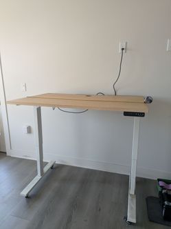 Standing desk (progressive desk brand)