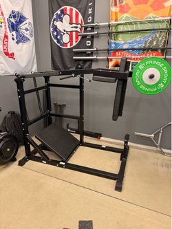 Pendulum Squat Machine