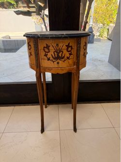 Decorative Inlaid Accent Table with Black Marble Top
