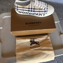 Burberry Walking Shoes
