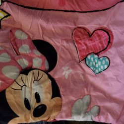 Toddler Bed  2 Comforters