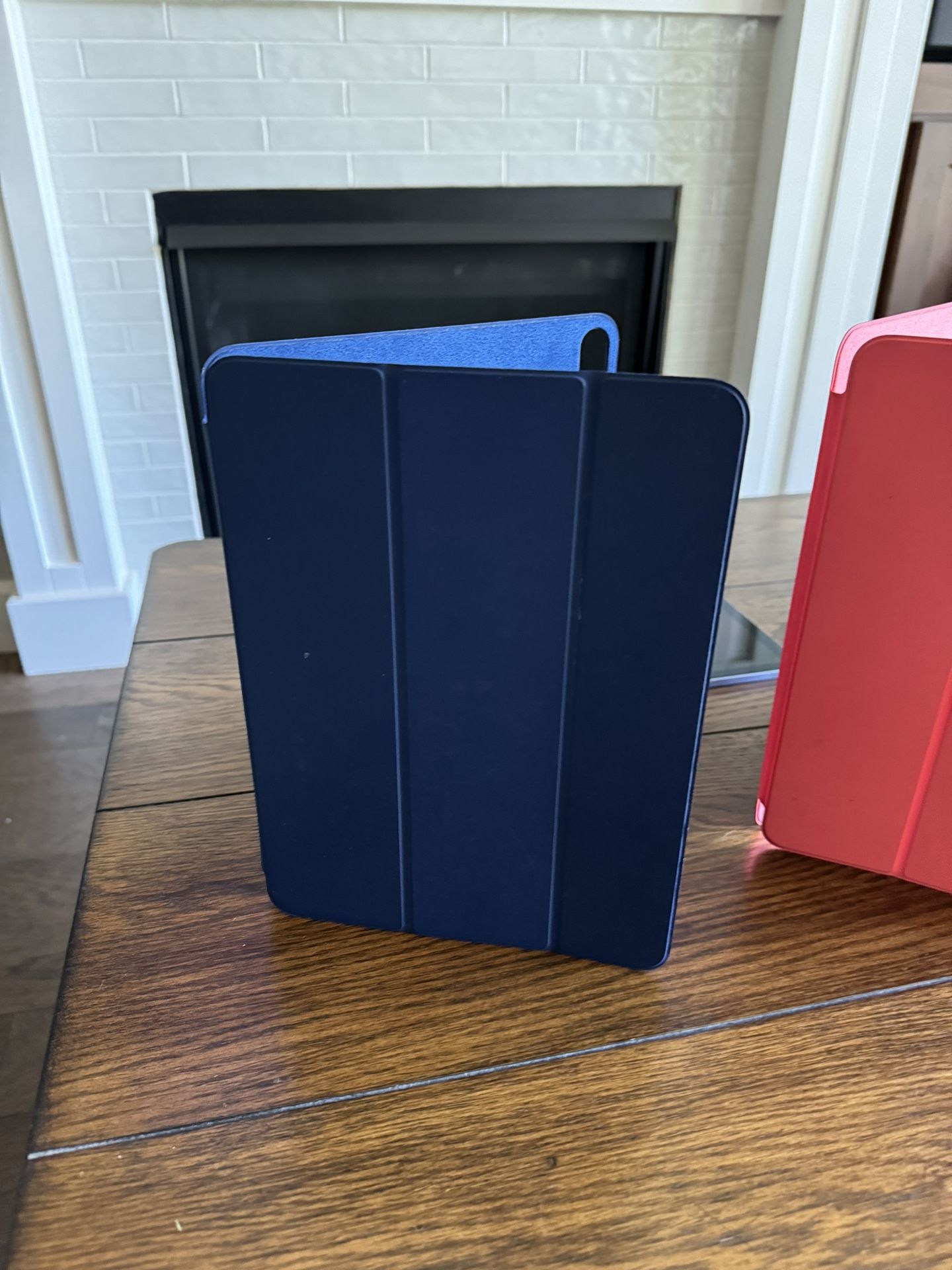 Apple IPad Folio Magnetic Still Available Excellent Condition