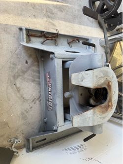 B&W Trailer Hitches Fifth Wheel Trailer Hitch - Patriot 18K Slider 5th Wheel Hit