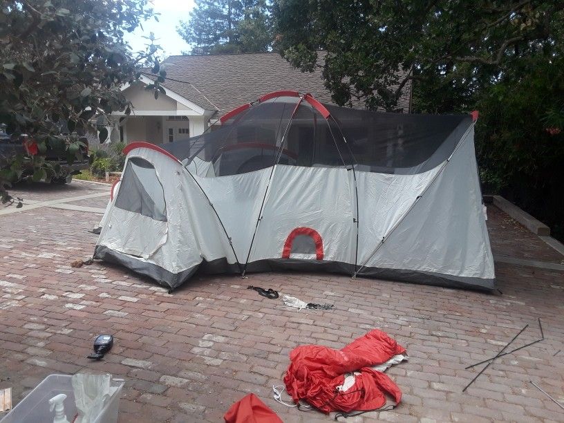 Coleman Tallgrass Family Tent 17x16.5