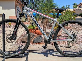 27.5 inch Diamondback Axis mountain bike