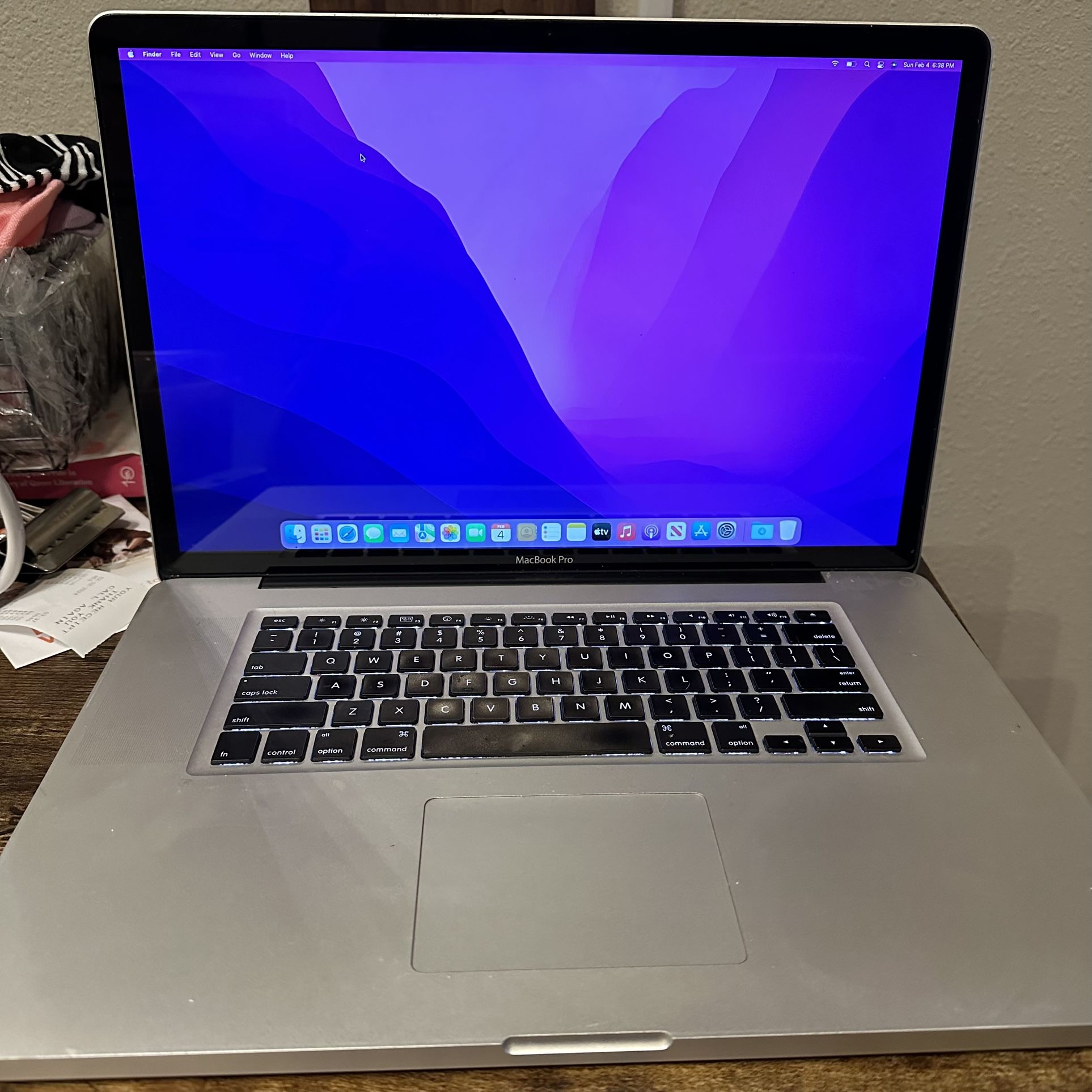 MacBook Pro Mid 2010 BIG SCREEN for Sale in Portland, OR - OfferUp