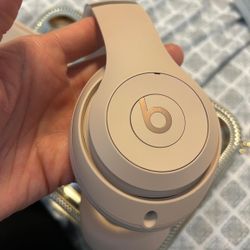 Nuevos Kim Kardashian Beats 🎧 