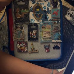 Disney trading Pins