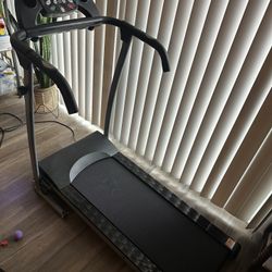 Treadmill / Walking Pad
