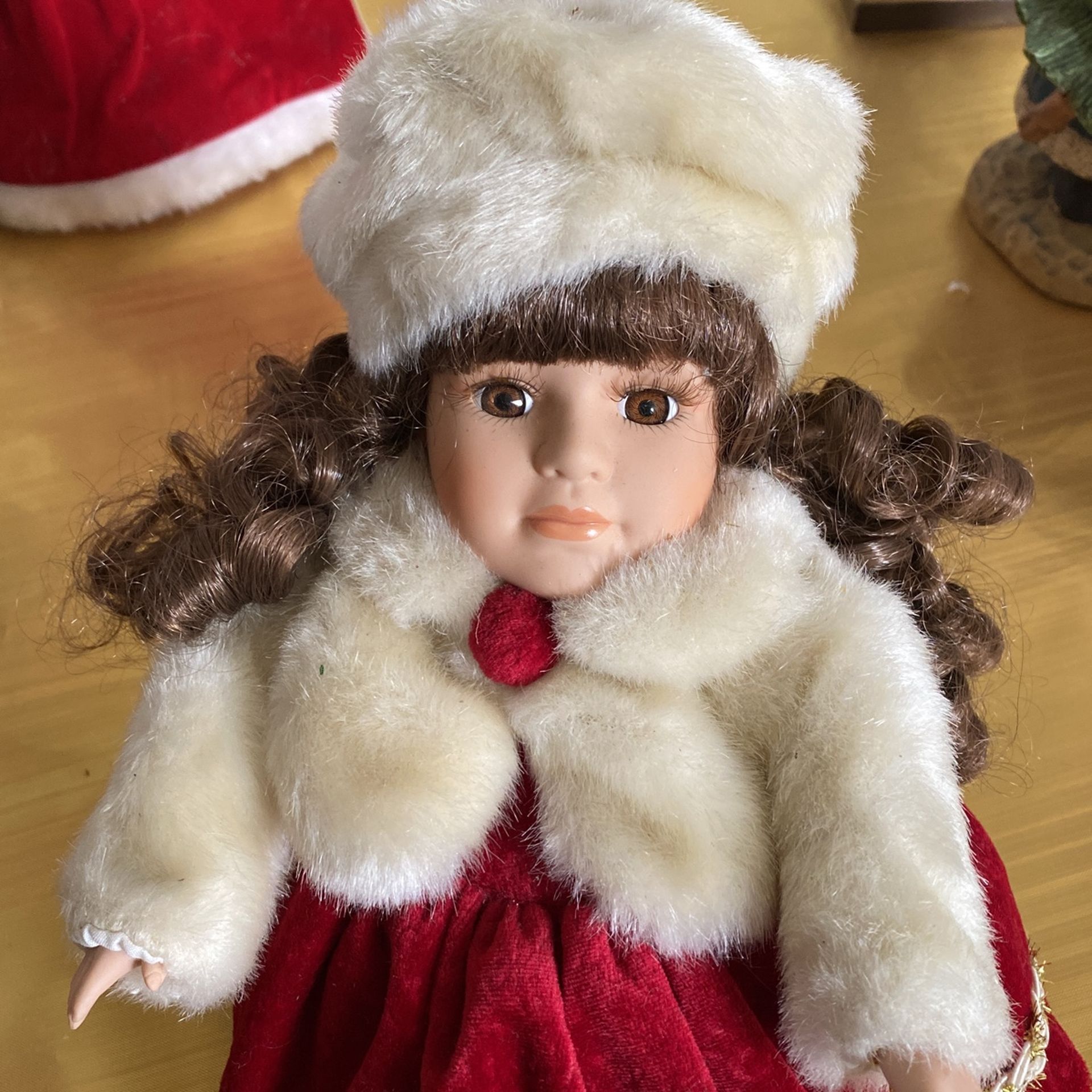 Xmas Musical Wind Up Doll